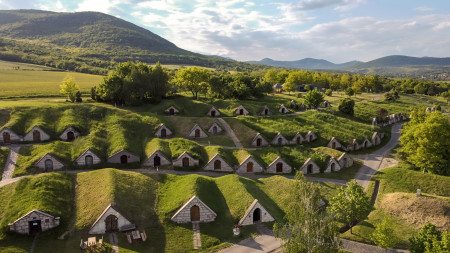 Berencsi Gyula - Hobbitlakok