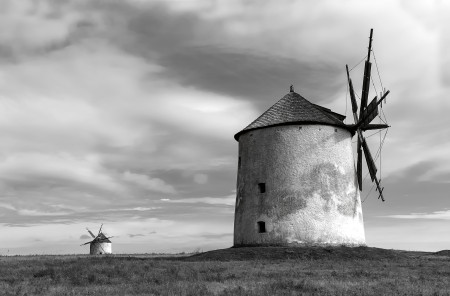 Dányi Magdolna - A tési szélmalmok