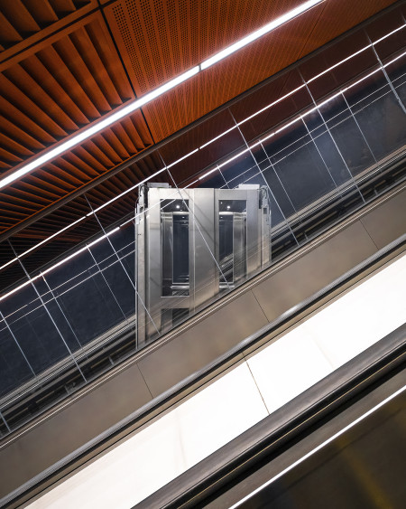 Hliva Ádám - Vissza a jövőbe