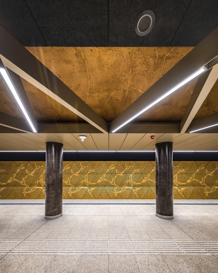 Hliva Ádám - Vissza a jövőbe