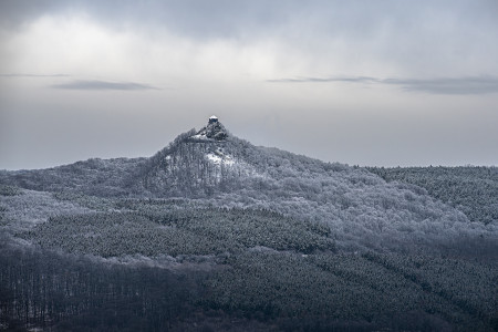 Kövesligeti István - Zúzmarás Salgó vára
