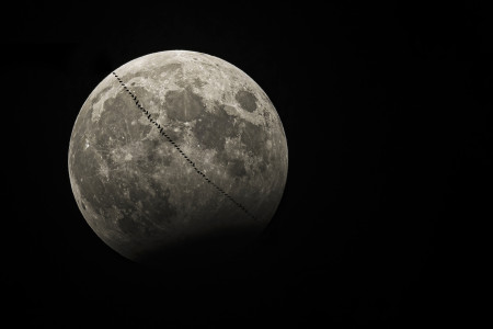 Makovics Kornél - Át a sötét oldalra