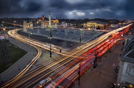 Rizsavi Tamás - Csúcsidő a Hősök terén