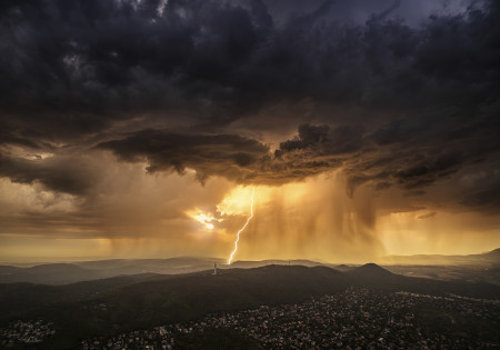 Rizsavi Tamás - Felhőszakadás Óbudán