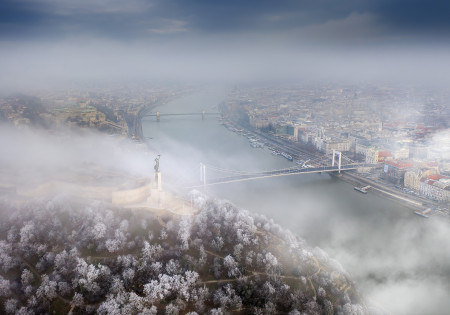 Rizsavi Tamás - Ködös hajnal